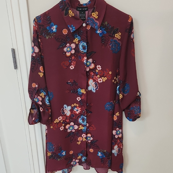 Red and Blue 3/4 Sleeve Button Down Tunic with Peter Pan Collar - Picture 2 of 5